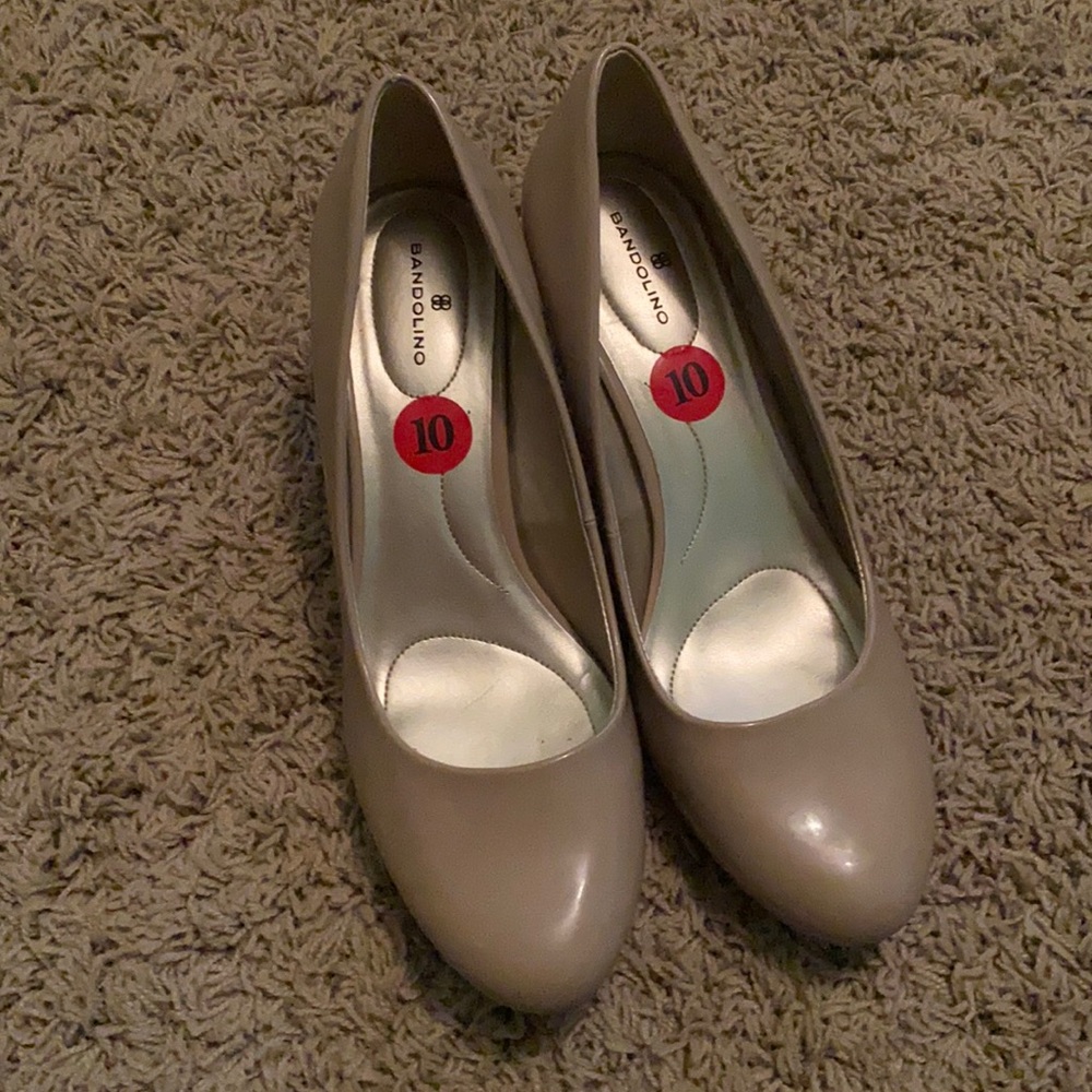 Size 10 never worn heels with tags